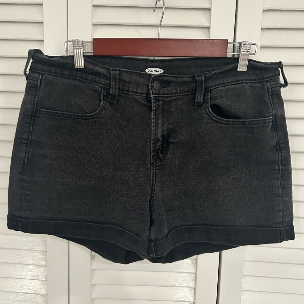 Black Jean Shorts with Casual Style by Old Navy size 14